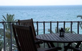 Apartamento Con Vistas Al Mar. Primera Linea De Playa.